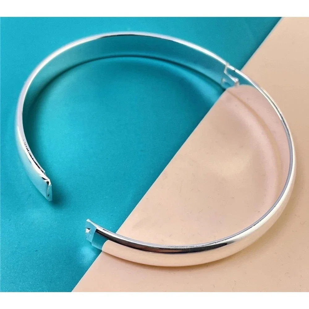 NEW Small Classic Polished Hinged Bracelet Sterling Silver Bangle, 7”‎